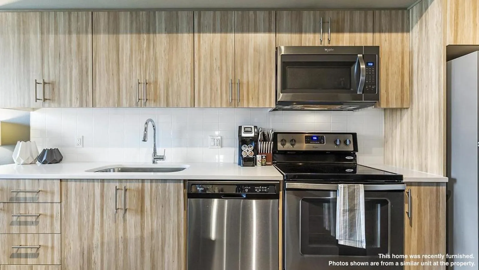 Landing Modern Apartment With Amazing Amenities Portland 0*,